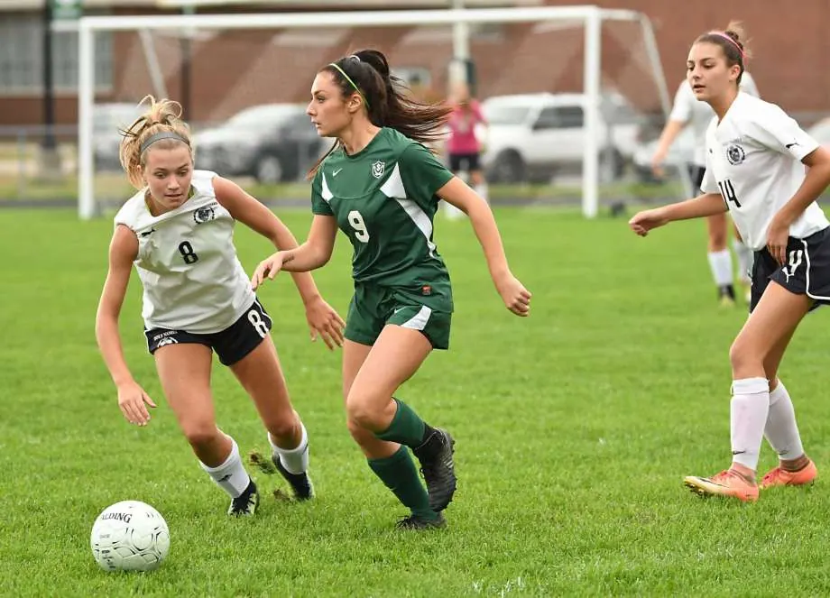 A soccer player back in the game after a Female ACL tear thanks to Rochester Hills Sports Medicine